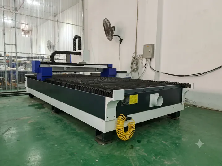 Máy cắt laser gia công vỏ đèn tại nhà máy HKLED